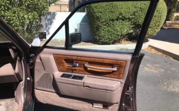 Lincoln-Continental-1987-Sedan-14