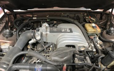 Lincoln-Continental-1987-Sedan-17