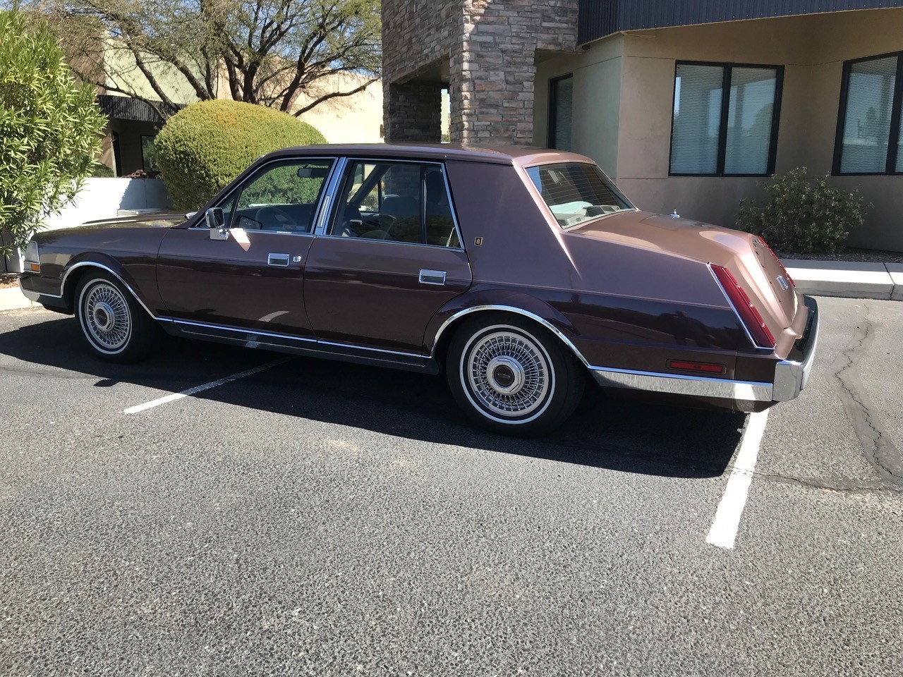 Lincoln-Continental-1987-Sedan-2