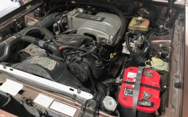 Lincoln-Continental-1987-Sedan-20