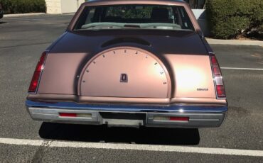 Lincoln-Continental-1987-Sedan-3