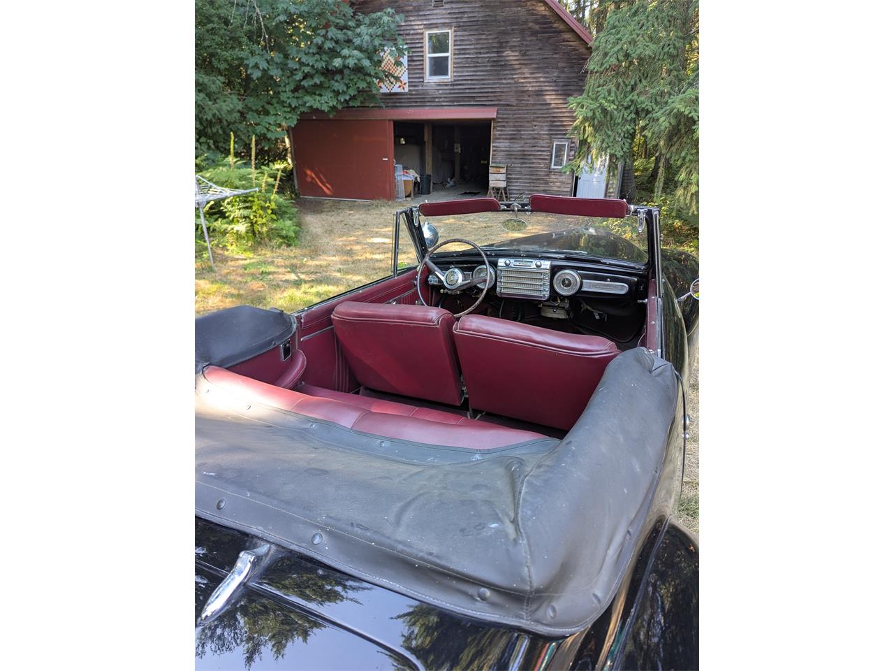 Lincoln-Continental-convertible-1947-Black-Red-1