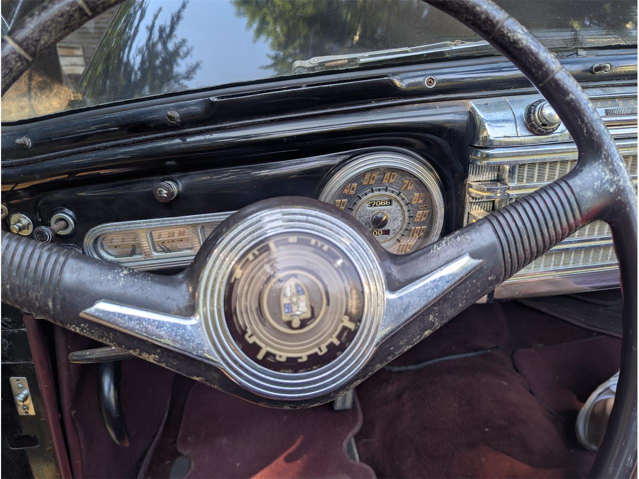 Lincoln-Continental-convertible-1947-Black-Red-3