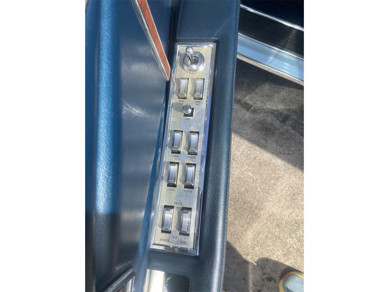 Lincoln-Continental-mark-iii-1970-Blue-Navy-Blue-13