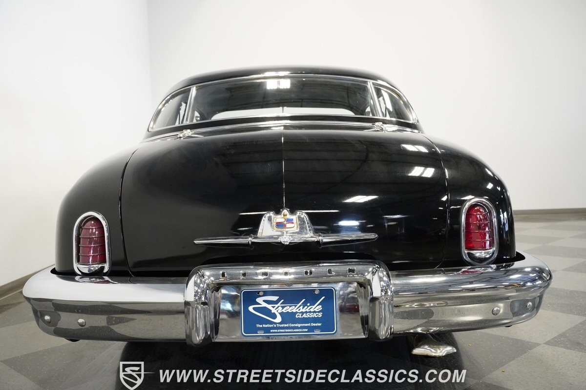 Lincoln-Cosmopolitan-1951-Sedan-13