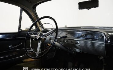 Lincoln-Cosmopolitan-1951-Sedan-26