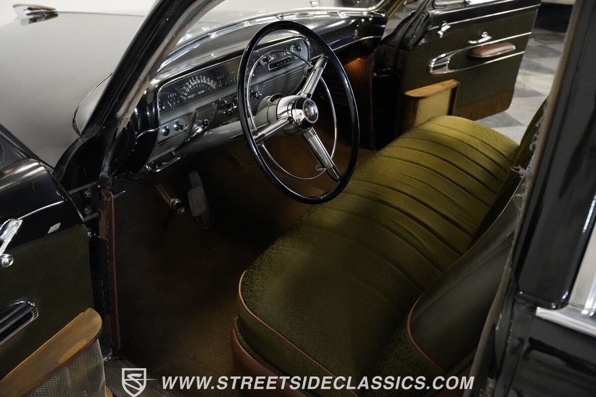 Lincoln-Cosmopolitan-1951-Sedan-34