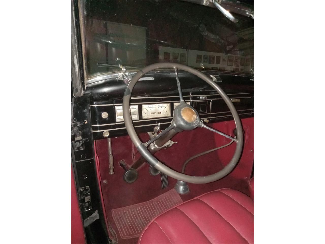 Lincoln-K-series-1939-Black-Maroon-21