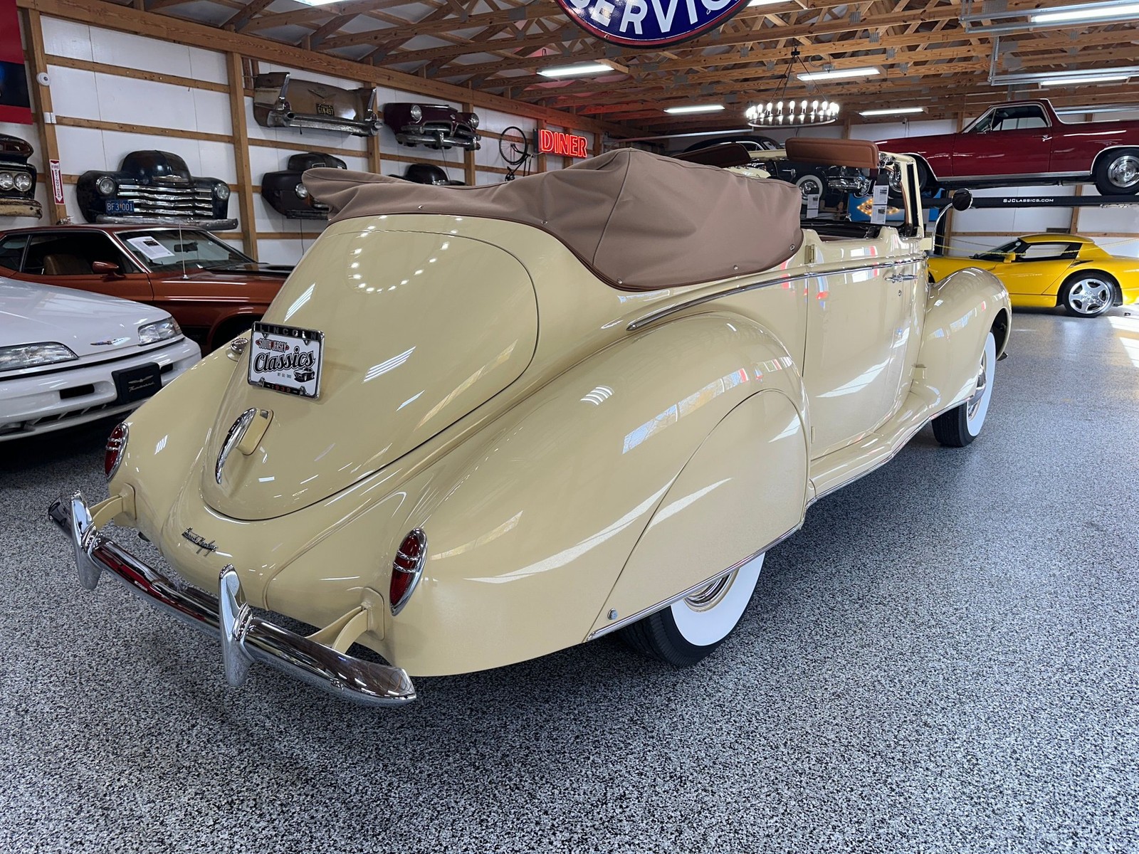 Lincoln-MKZZephyr-1939-Convertible-36