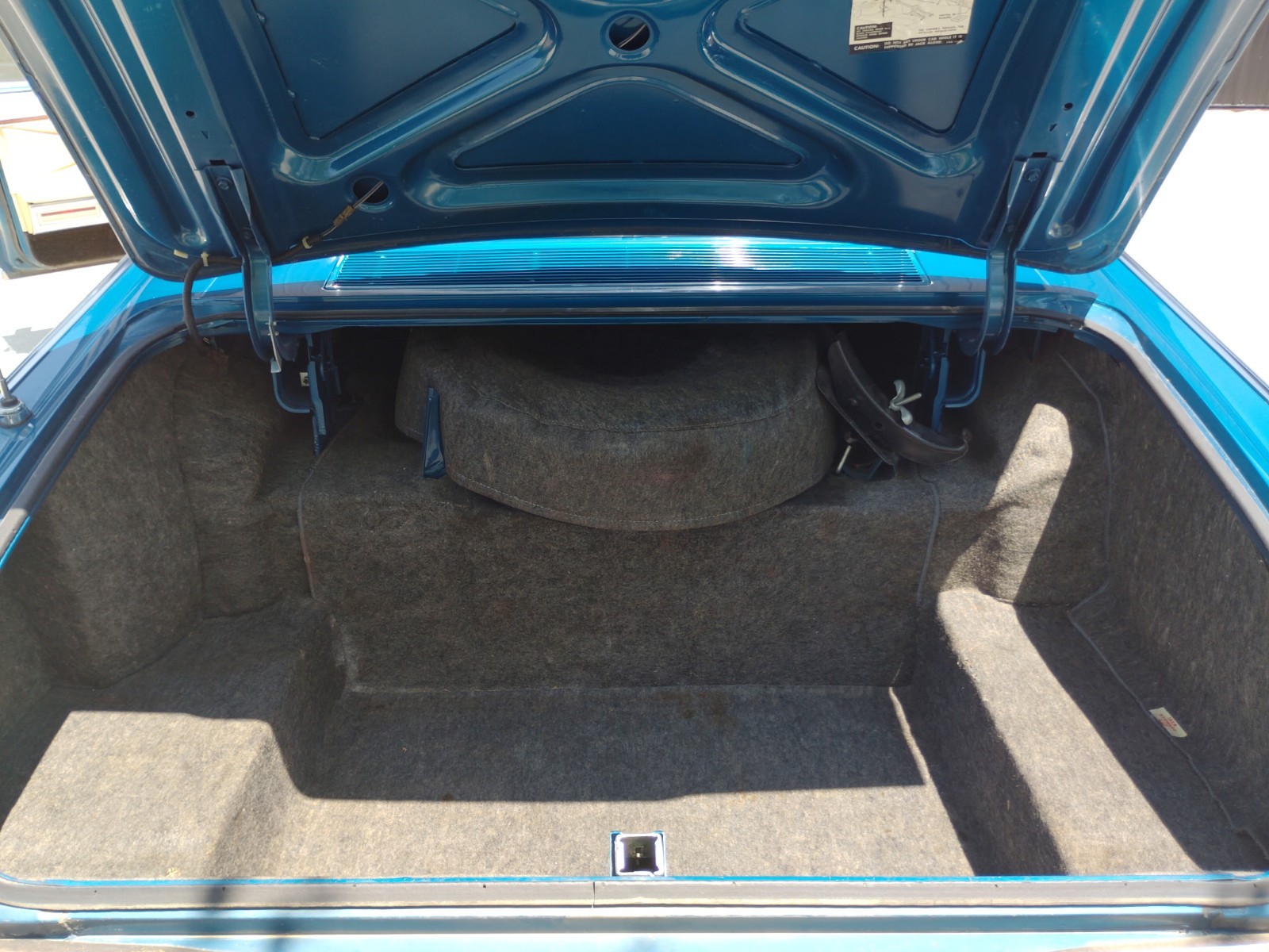 Lincoln-Mark-Series-1970-Coupe-17