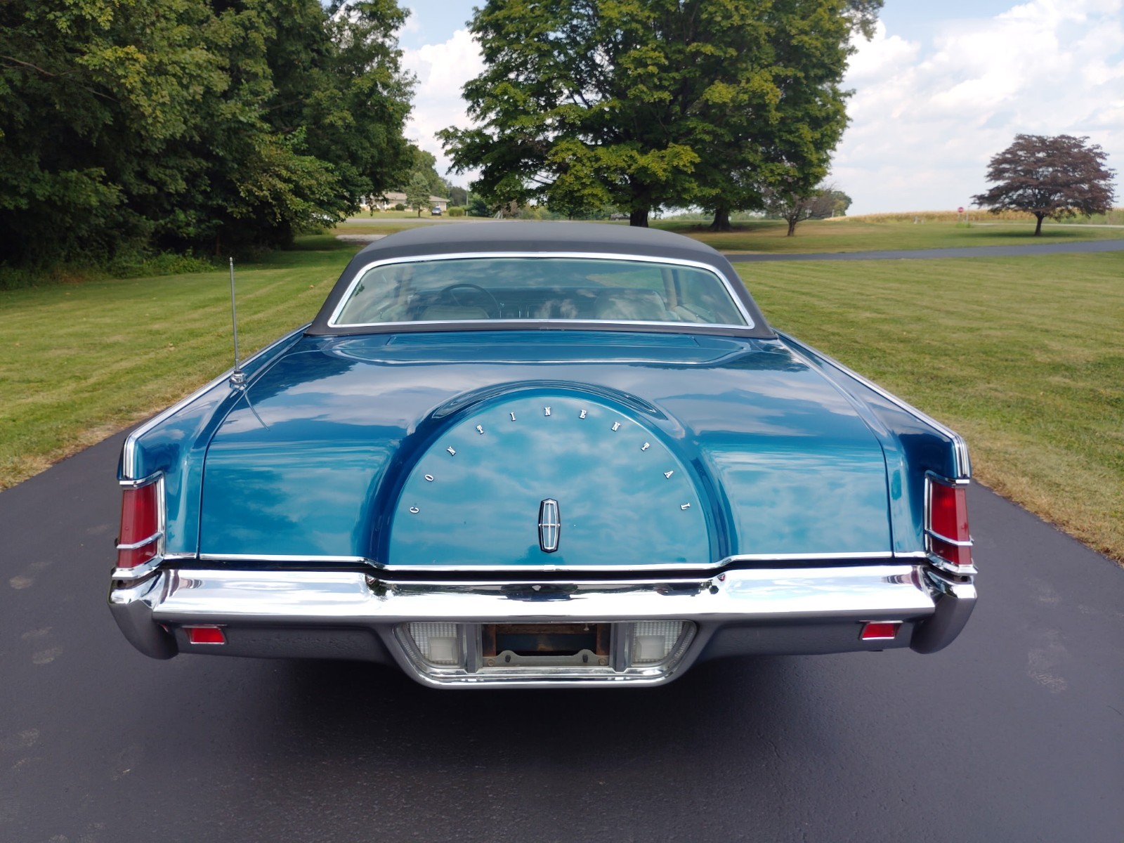 Lincoln-Mark-Series-1970-Coupe-7