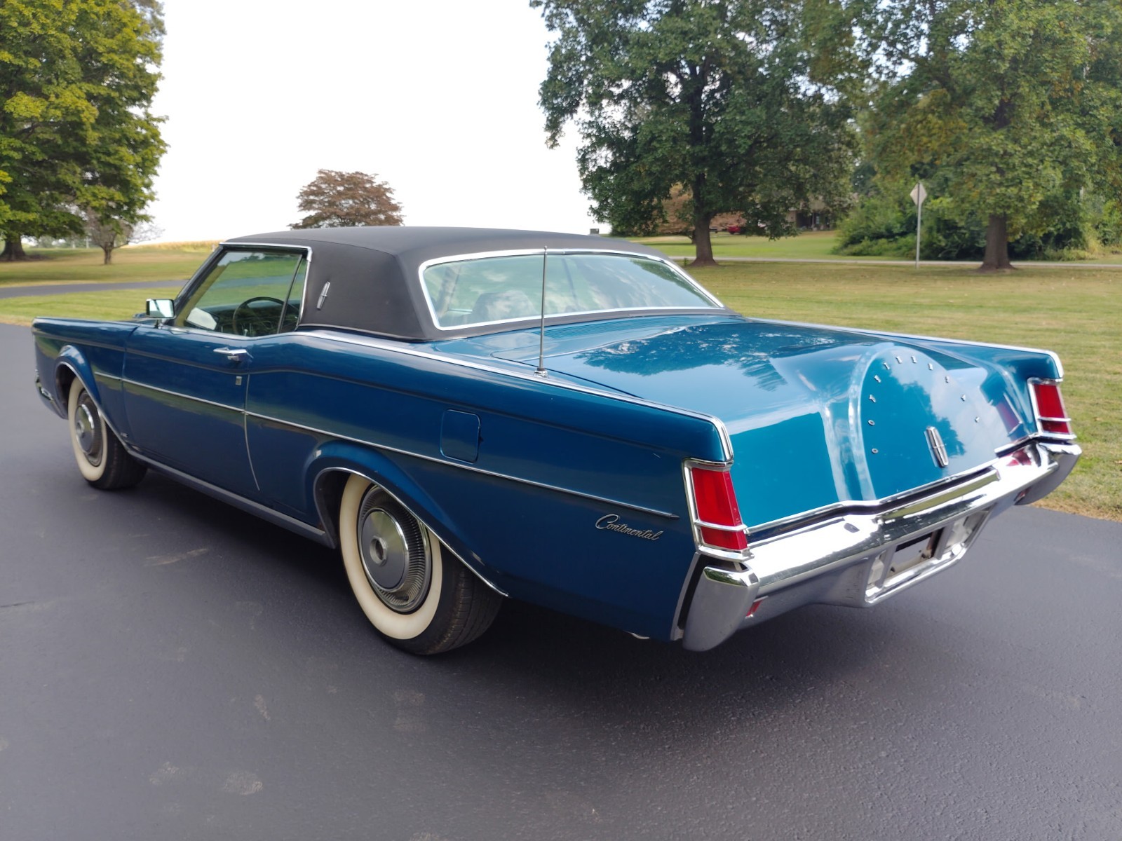 Lincoln-Mark-Series-1970-Coupe-8