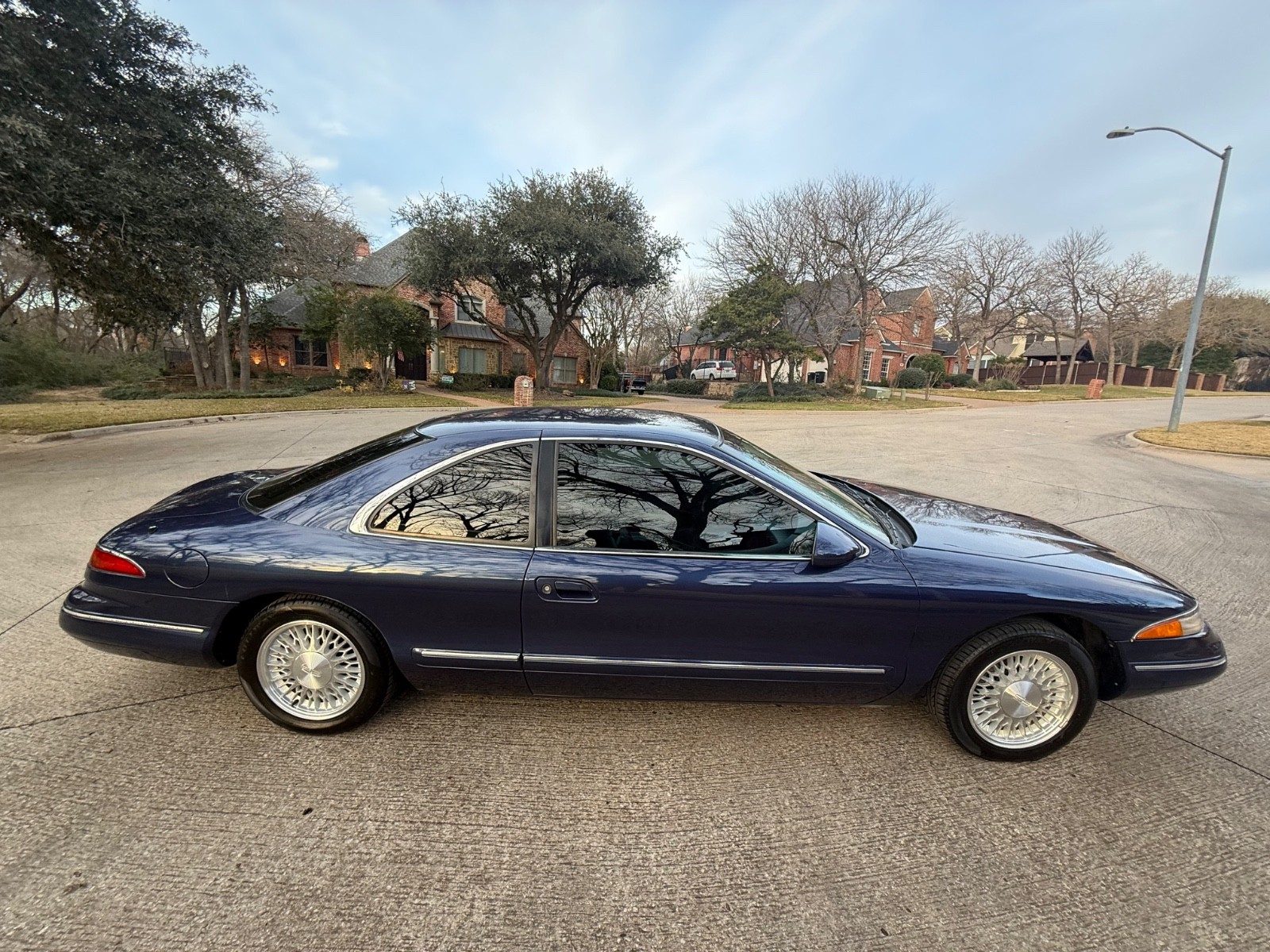 Lincoln-Mark-Series-1994-Coupe-9