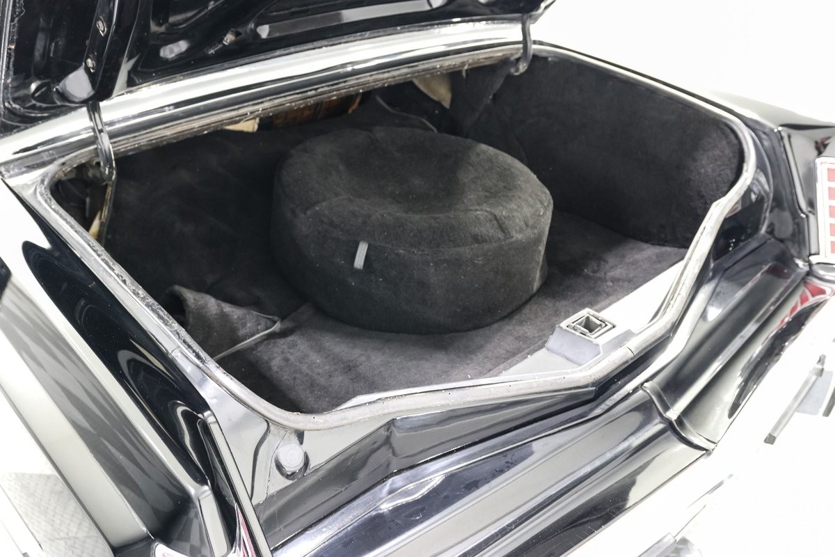 Lincoln-Mark-V-1977-19