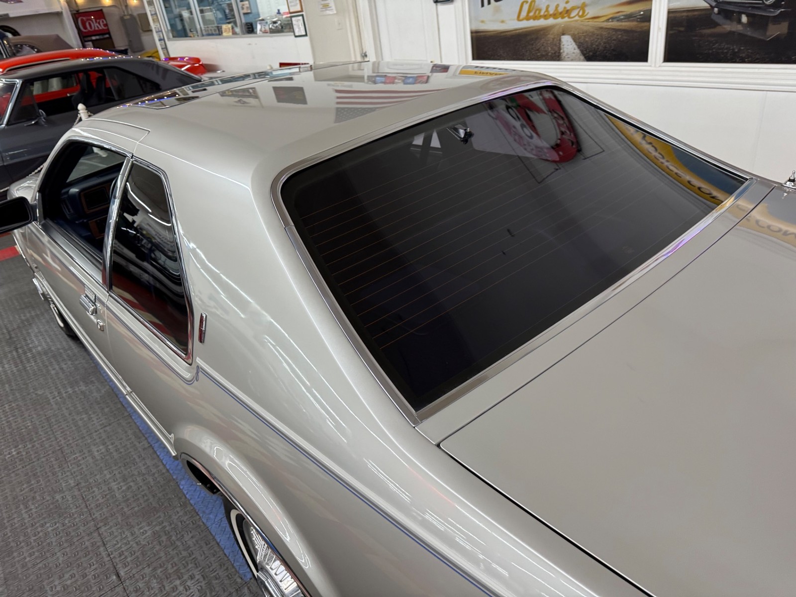 Lincoln-Mark-VII-1988-COUPE-14