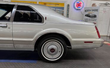 Lincoln-Mark-VII-1988-COUPE-20