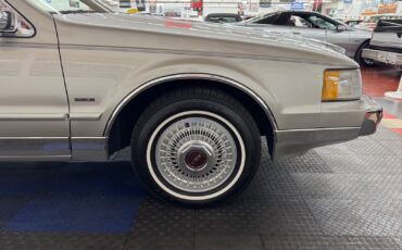 Lincoln-Mark-VII-1988-COUPE-25