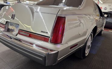 Lincoln-Mark-VII-1988-COUPE-26