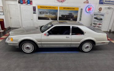 Lincoln-Mark-VII-1988-COUPE-28