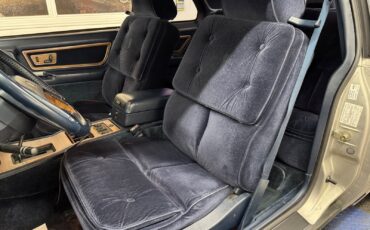 Lincoln-Mark-VII-1988-COUPE-32