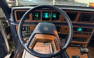 Lincoln-Mark-VII-1988-COUPE-33