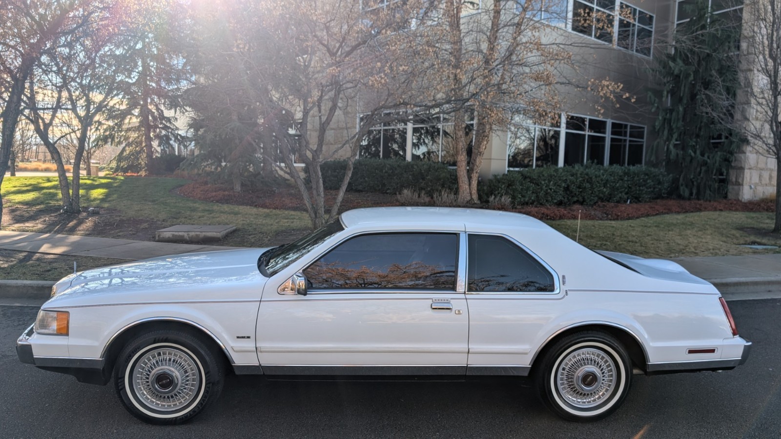 Lincoln-Mark-VII-1990-COUPE-10