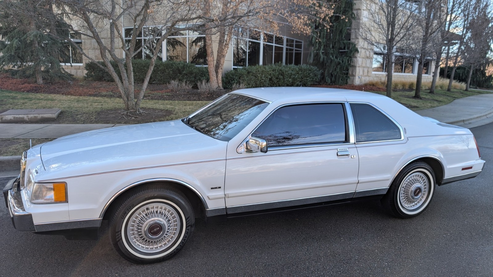 Lincoln-Mark-VII-1990-COUPE-11
