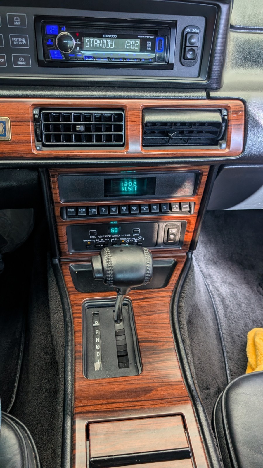 Lincoln-Mark-VII-1990-COUPE-21