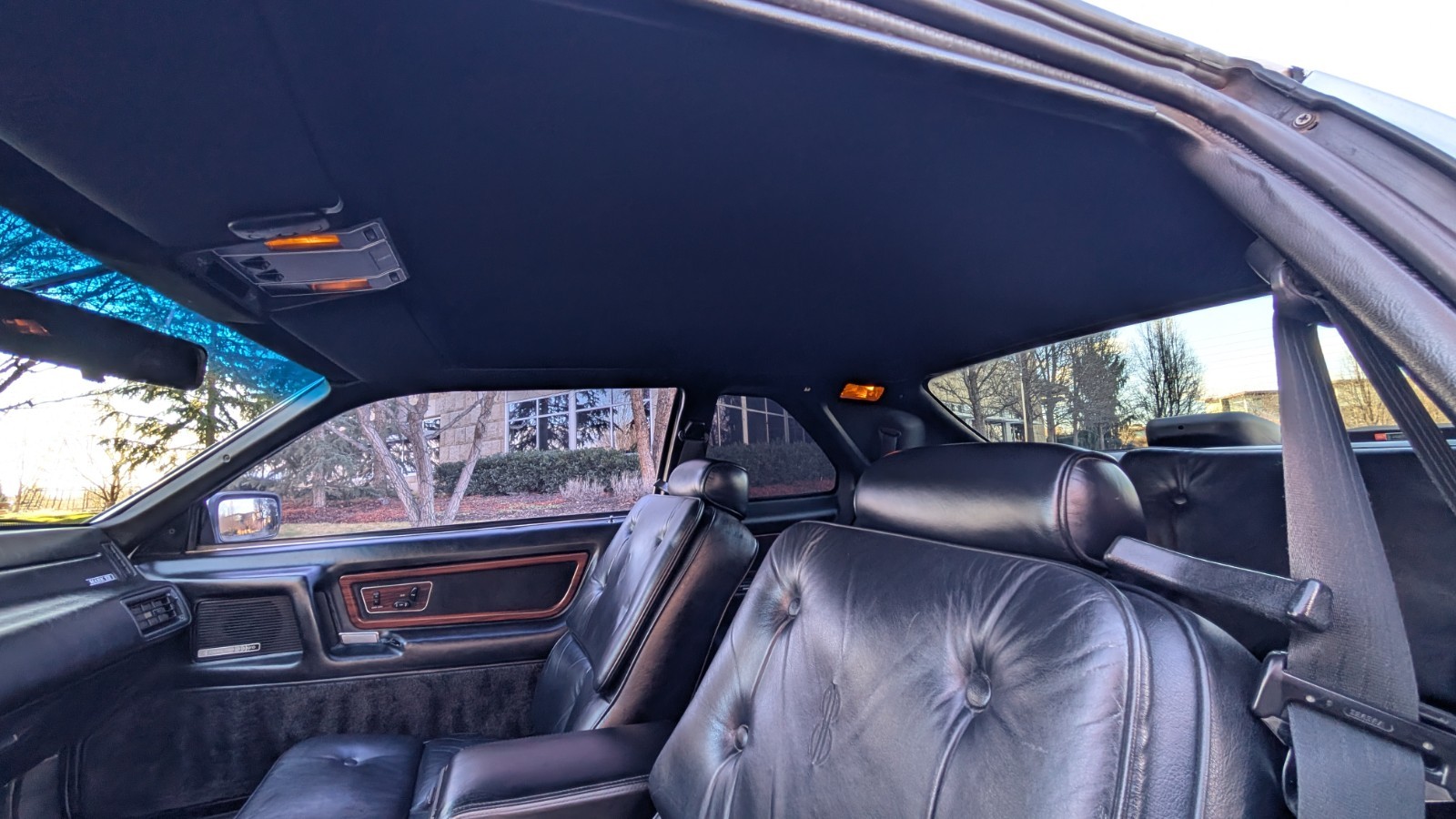 Lincoln-Mark-VII-1990-COUPE-24