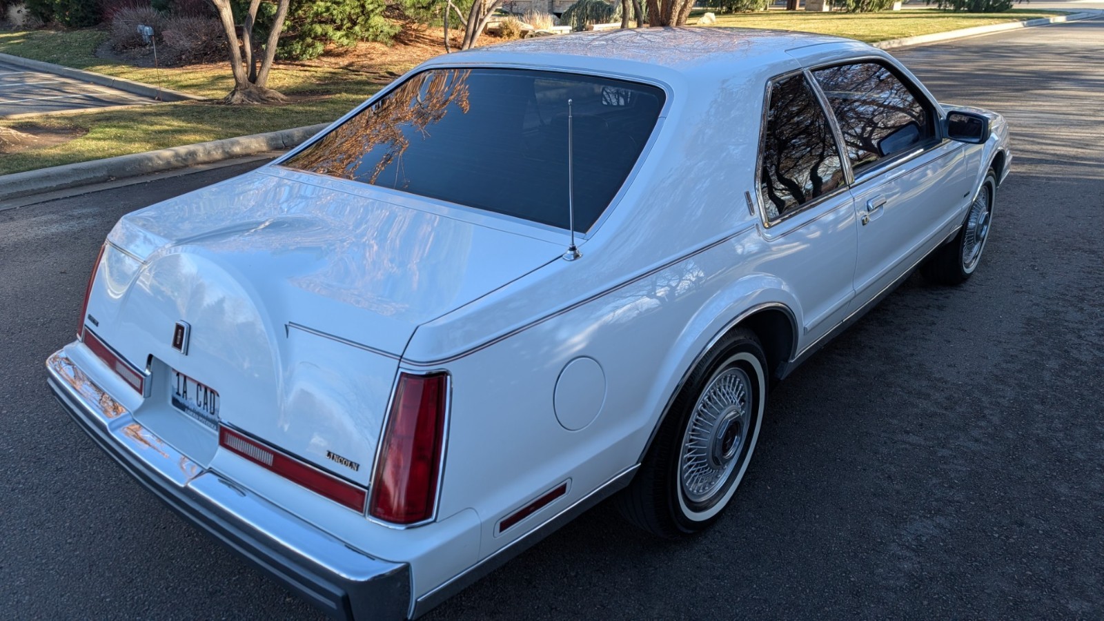 Lincoln-Mark-VII-1990-COUPE-3