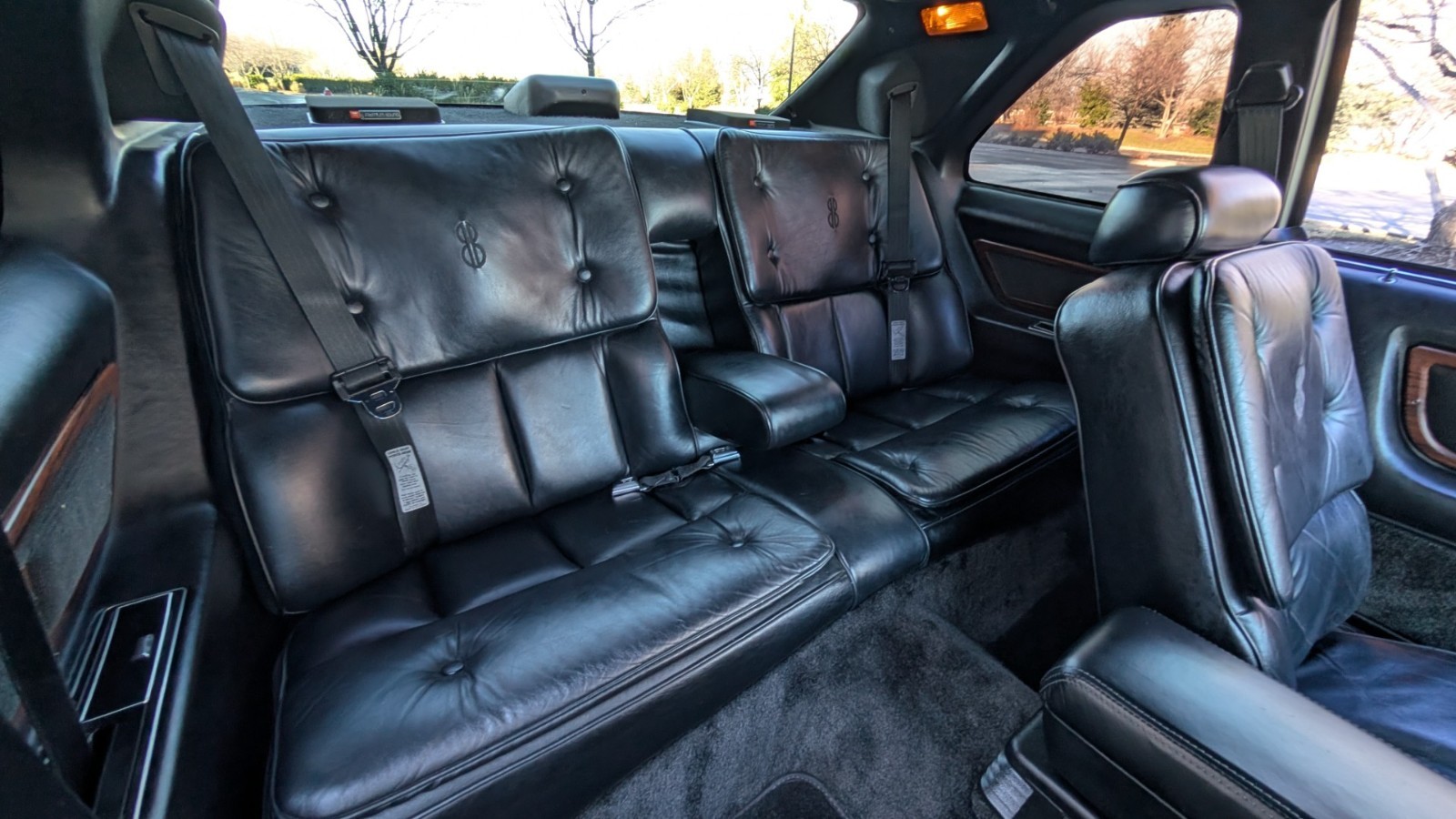 Lincoln-Mark-VII-1990-COUPE-30