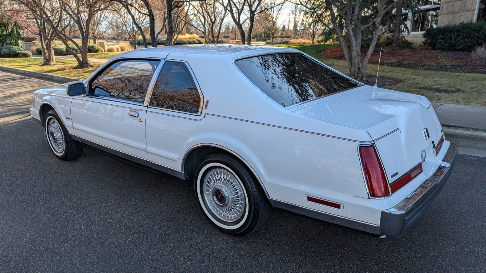 Lincoln-Mark-VII-1990-COUPE-8
