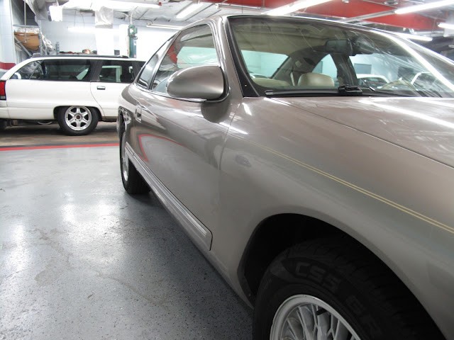 Lincoln-Mark-VIII-1995-COUPE-10