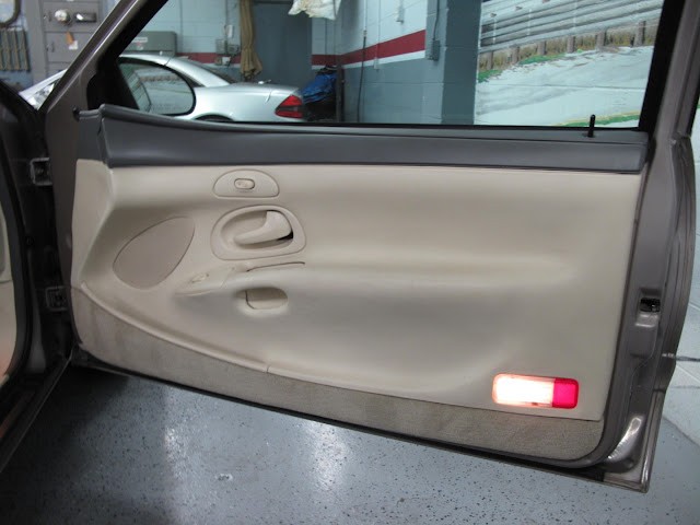 Lincoln-Mark-VIII-1995-COUPE-11