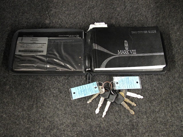 Lincoln-Mark-VIII-1995-COUPE-2