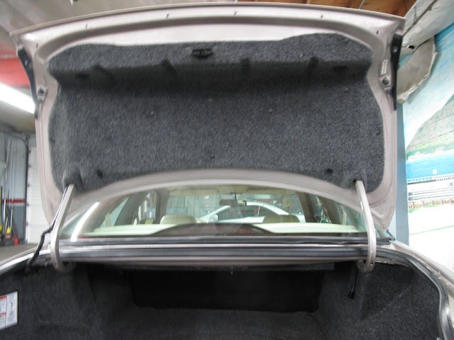 Lincoln-Mark-VIII-1995-COUPE-22