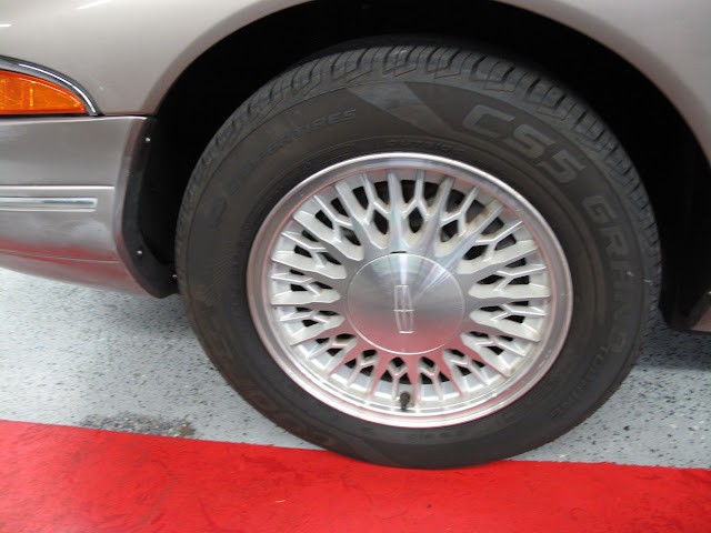 Lincoln-Mark-VIII-1995-COUPE-25