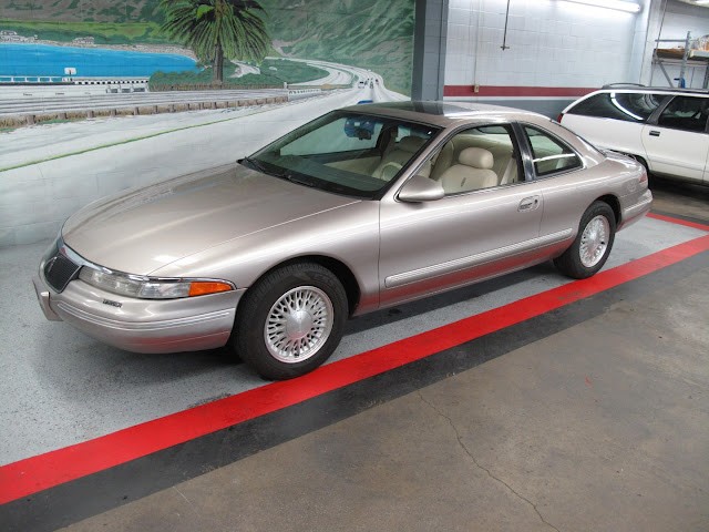 Lincoln-Mark-VIII-1995-COUPE-29