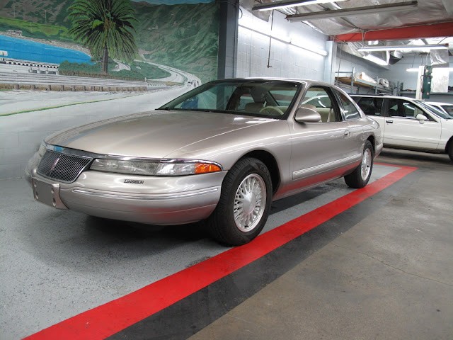 Lincoln-Mark-VIII-1995-COUPE-3