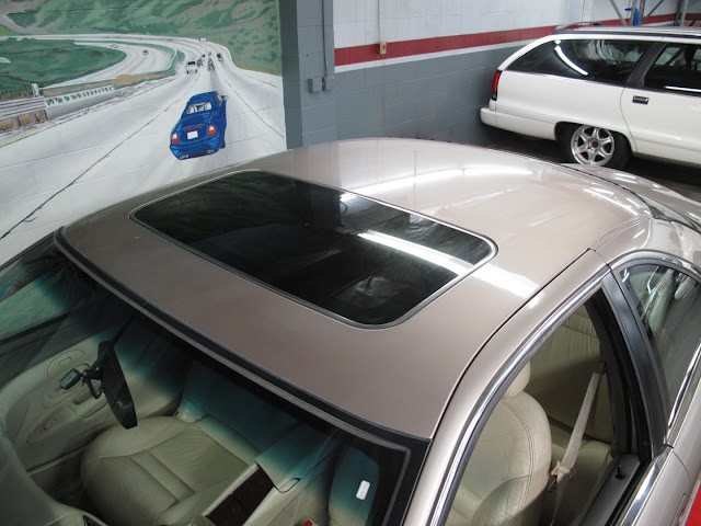 Lincoln-Mark-VIII-1995-COUPE-30