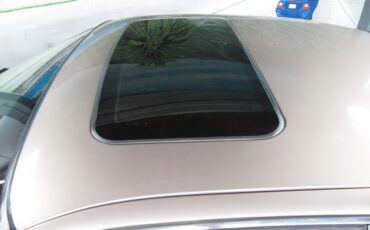 Lincoln-Mark-VIII-1995-COUPE-31