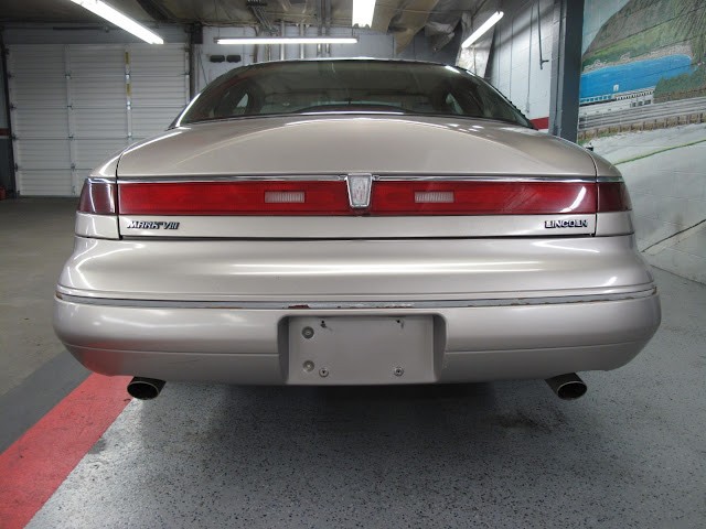 Lincoln-Mark-VIII-1995-COUPE-34