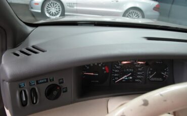 Lincoln-Mark-VIII-1995-COUPE-38