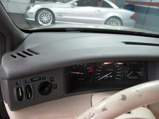 Lincoln-Mark-VIII-1995-COUPE-38