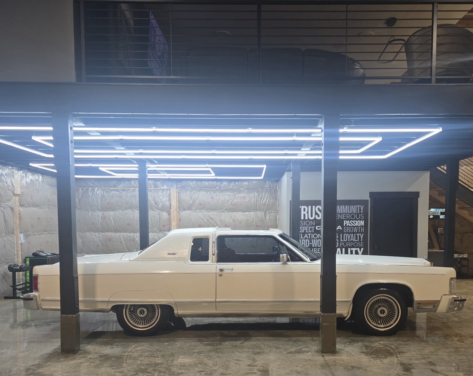 Lincoln Town Car 1977 Coupe