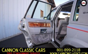 Lincoln-Town-Car-1984-Sedan-20