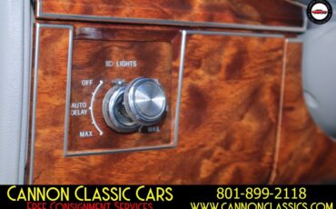 Lincoln-Town-Car-1984-Sedan-23