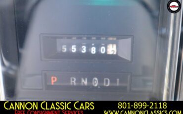 Lincoln-Town-Car-1984-Sedan-28