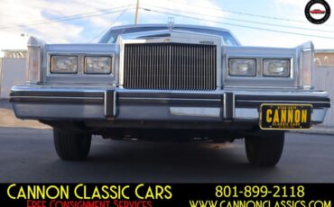 Lincoln-Town-Car-1984-Sedan-6