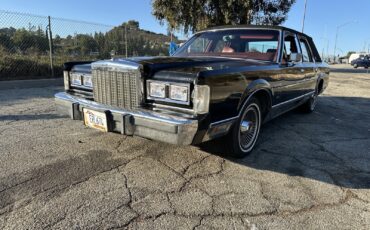 Lincoln-Town-Car-1986-1